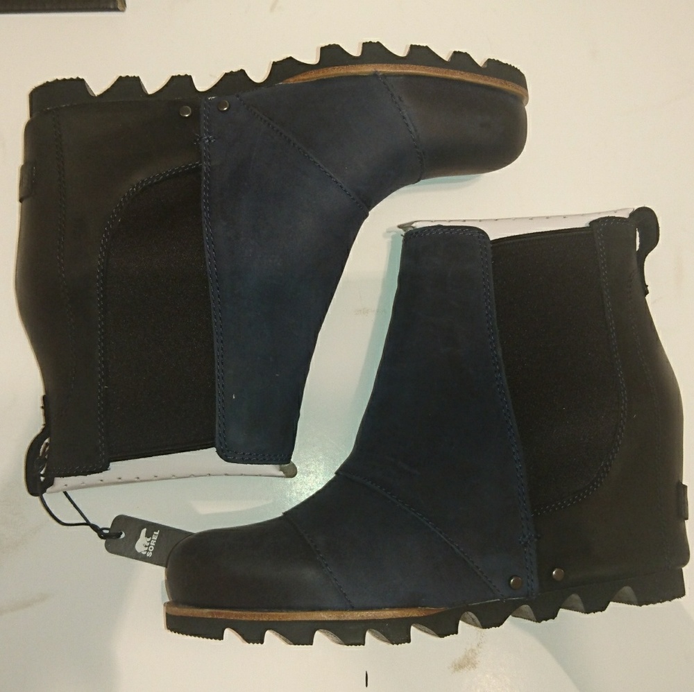 NIB Sorel lea wedge boot collegiate navy black 7